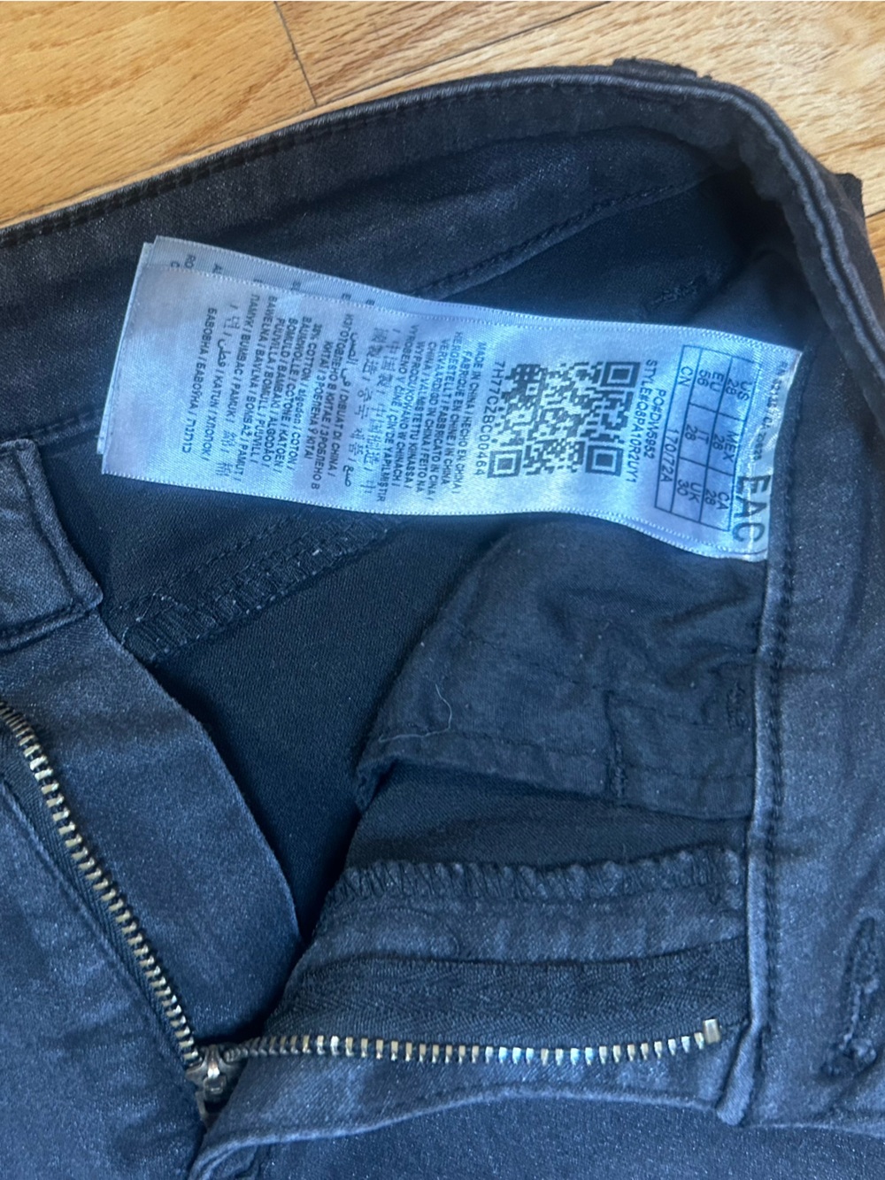 Guess Women’s Straight Leg Jeans in Black - Picture 3 of 4